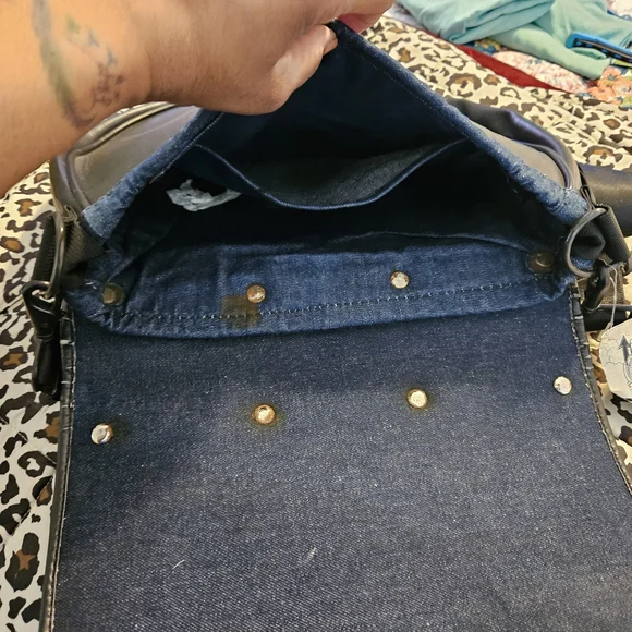 Harley-Davidson License Plate Crossbody Bag - Picture 4 of 7